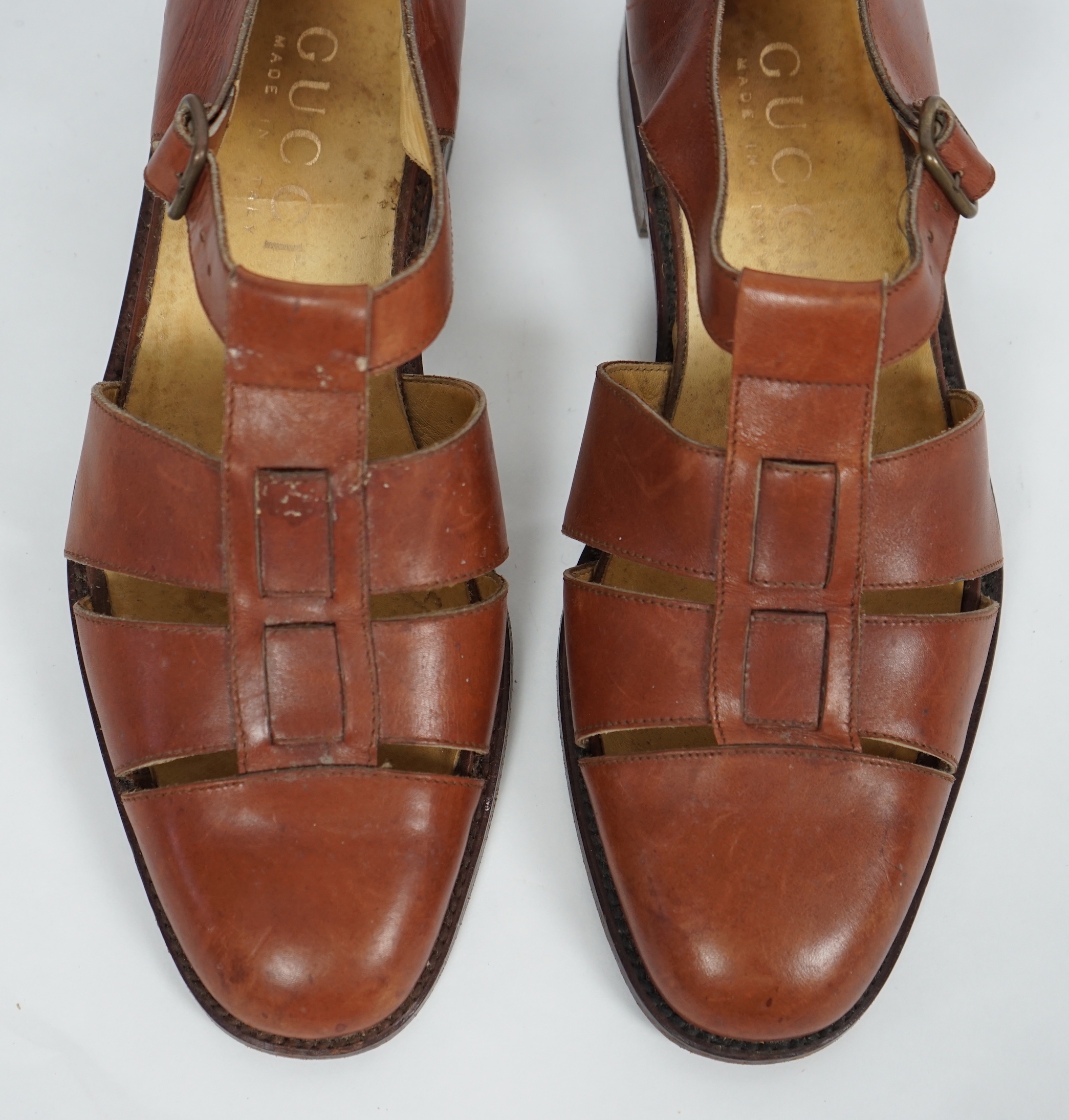 A pair of Gucci gentleman's tan leather sandals, size 42